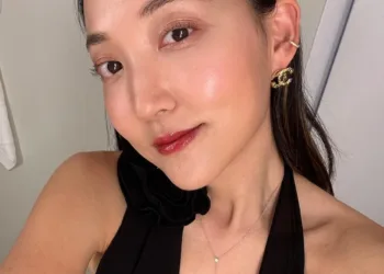 Korean influencer Ava Lee who introduced the jello skin.